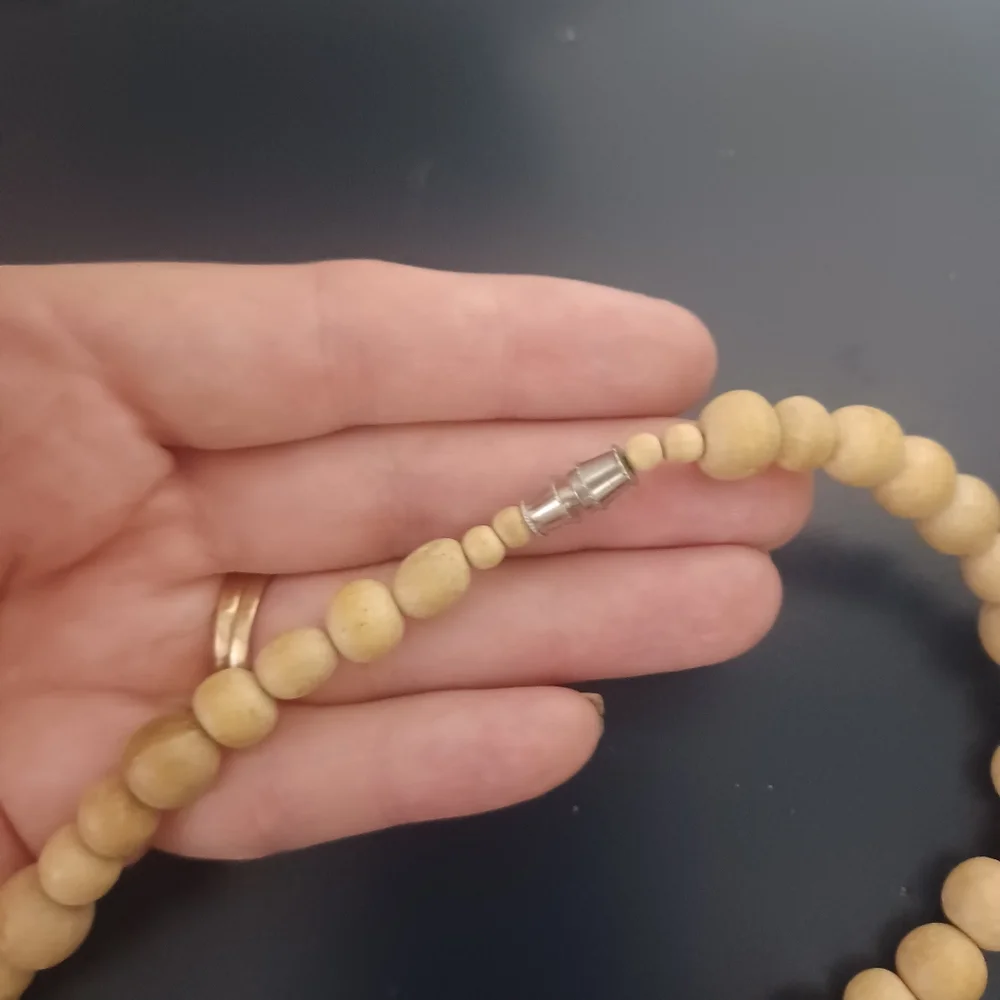 Vintage Handcrafted Wooden Beaded Necklace with Parrot Charm - Picture 5 of 9